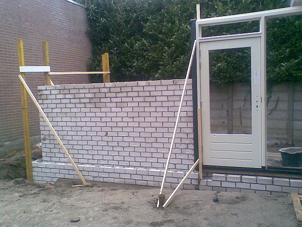 van uit tuin gezien.